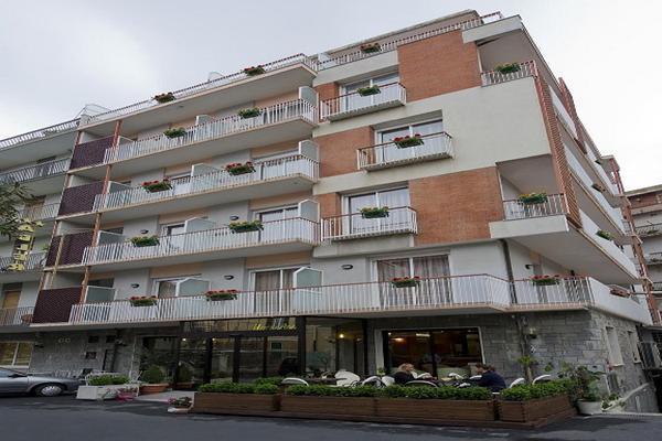 Hotel Adler アラッシオ エクステリア 写真