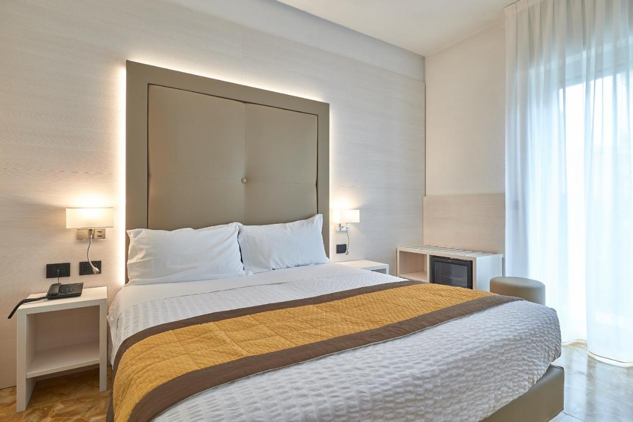 Hotel Adler アラッシオ エクステリア 写真