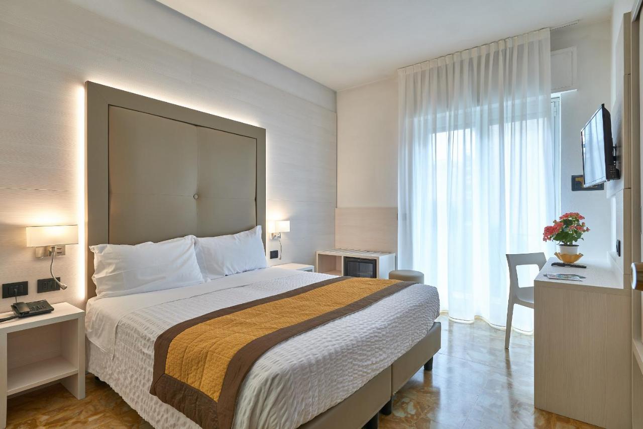 Hotel Adler アラッシオ エクステリア 写真