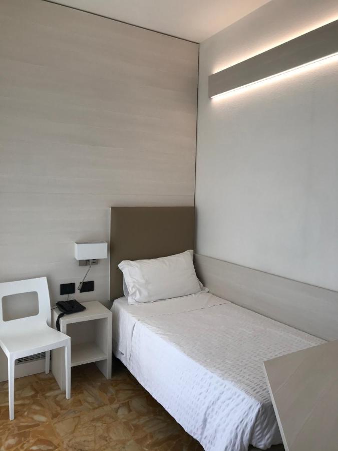 Hotel Adler アラッシオ エクステリア 写真